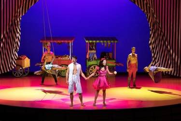 Celebrity Silhouette - Theatre 6, ©CEL.jpg